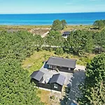 Holiday home With Hot Tub In Sjaellands Odde