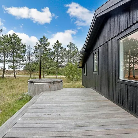 With Hot Tub In Sjaellands Odde Yderby