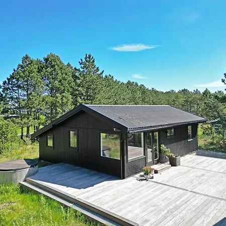 With Hot Tub In Sjaellands Odde Feriehus Yderby