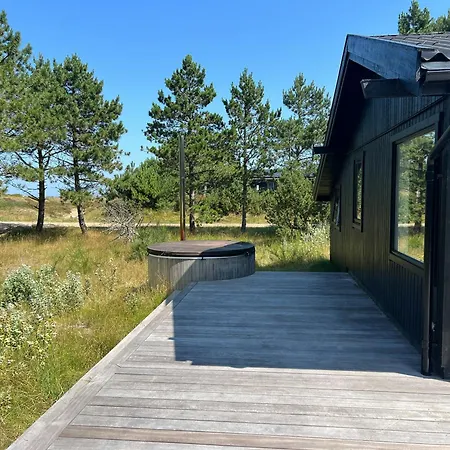 Feriehus With Hot Tub In Sjaellands Odde
